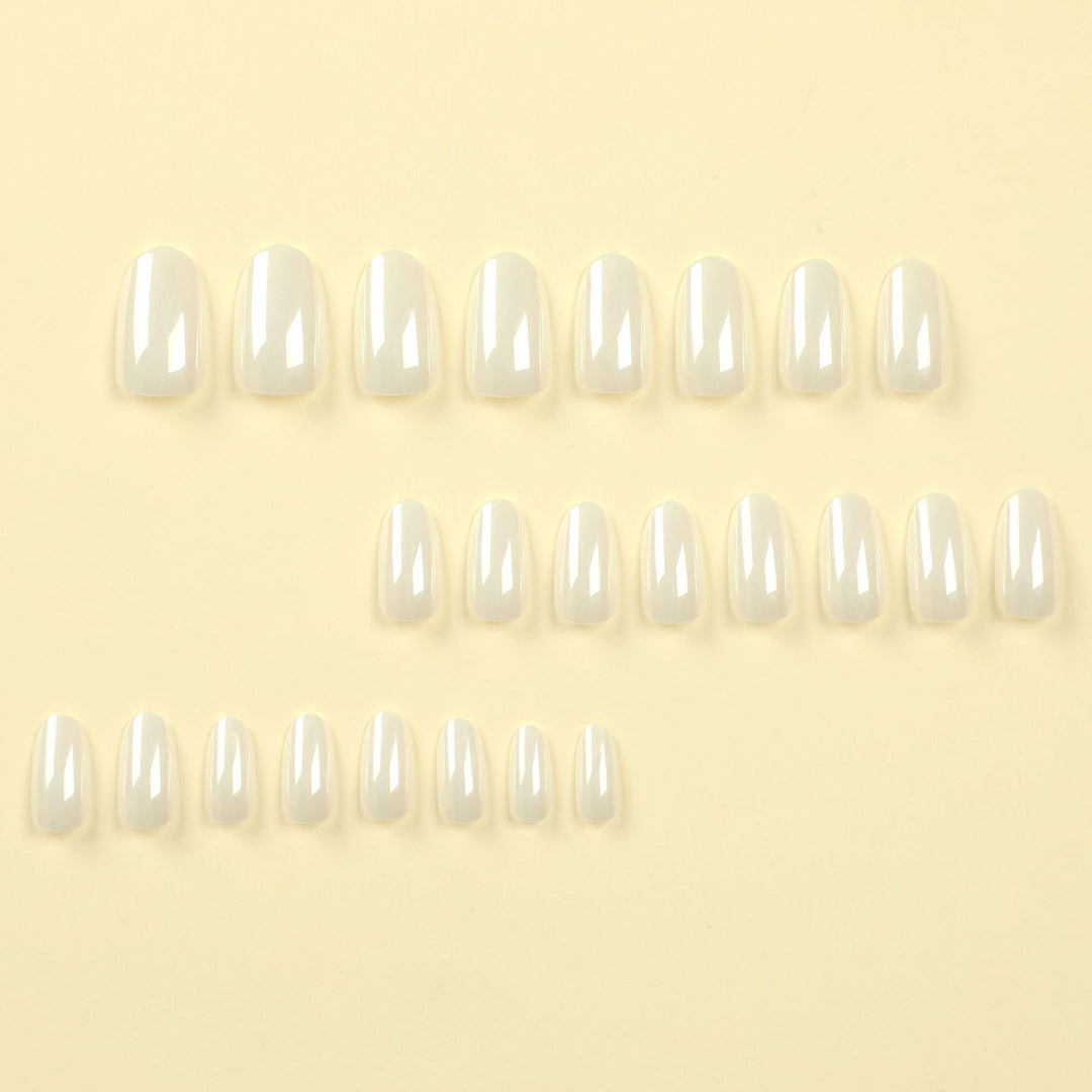 Luxus Acrylic Nails with Metallic Shine Bowlift