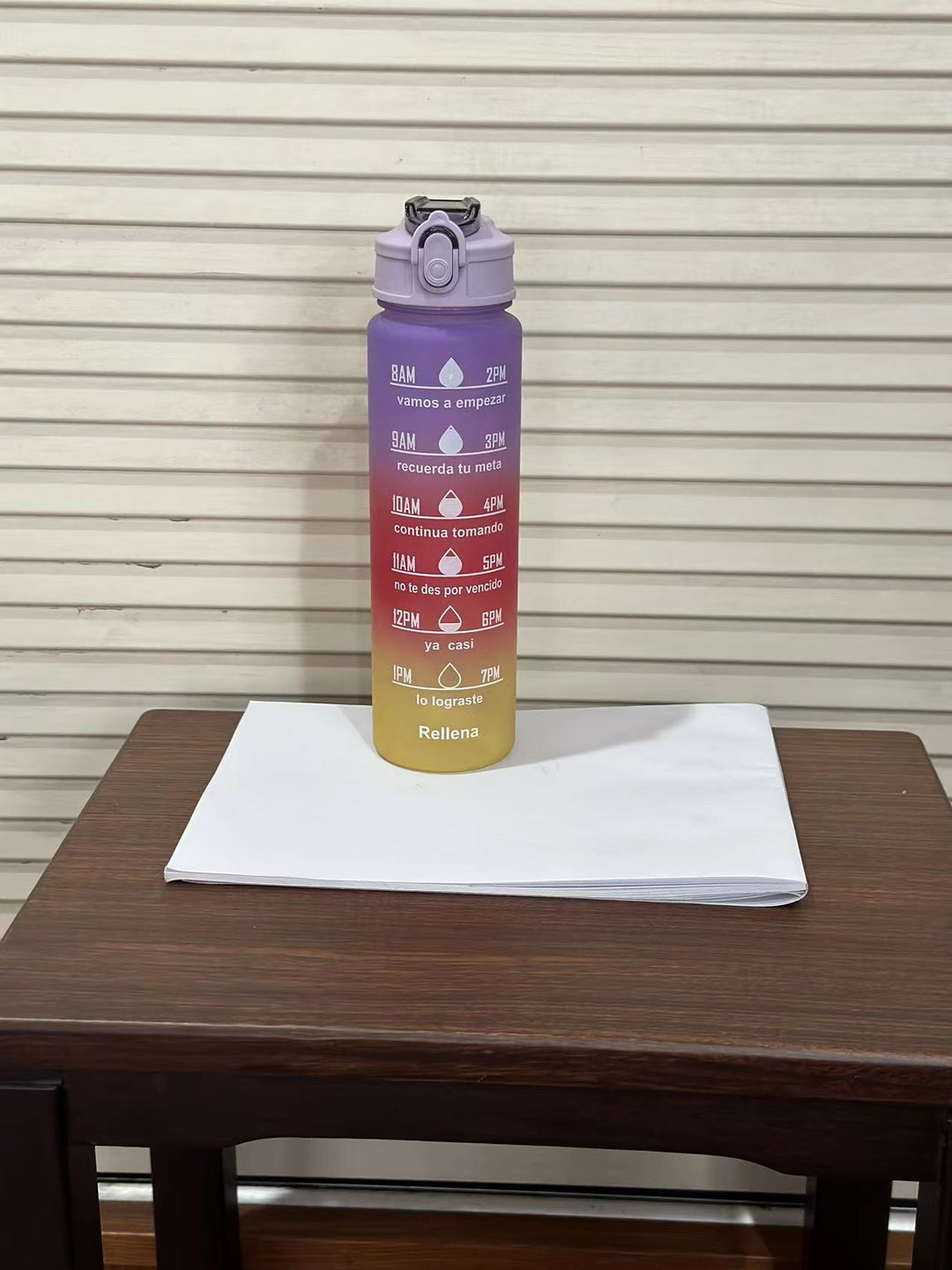 Women's Motivation Water Bottle with Integrated Time Marking Bowlift
