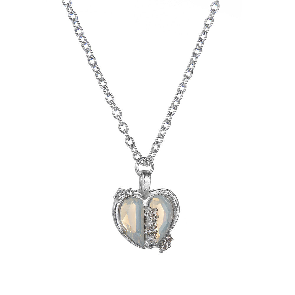 Heart pendant necklace with sparkling accents Bowlift