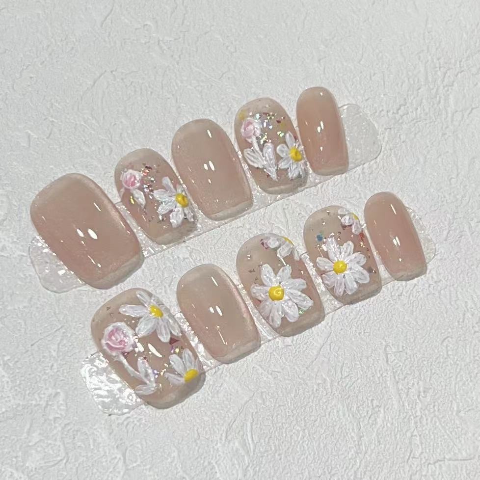 Floral-Inspired Press-On Nail Art Set Bowlift