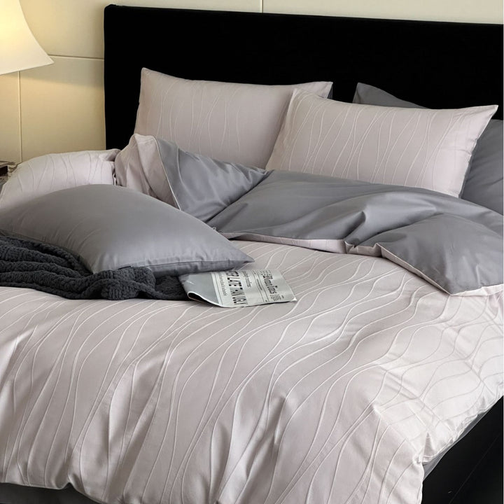 Bedding set with embossed texture made of cotton satin