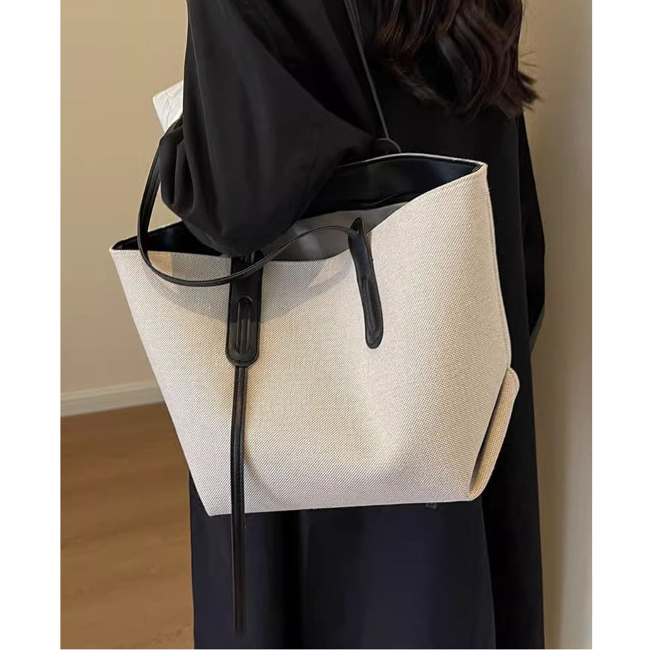 Spacious Utility Tote Bowlift