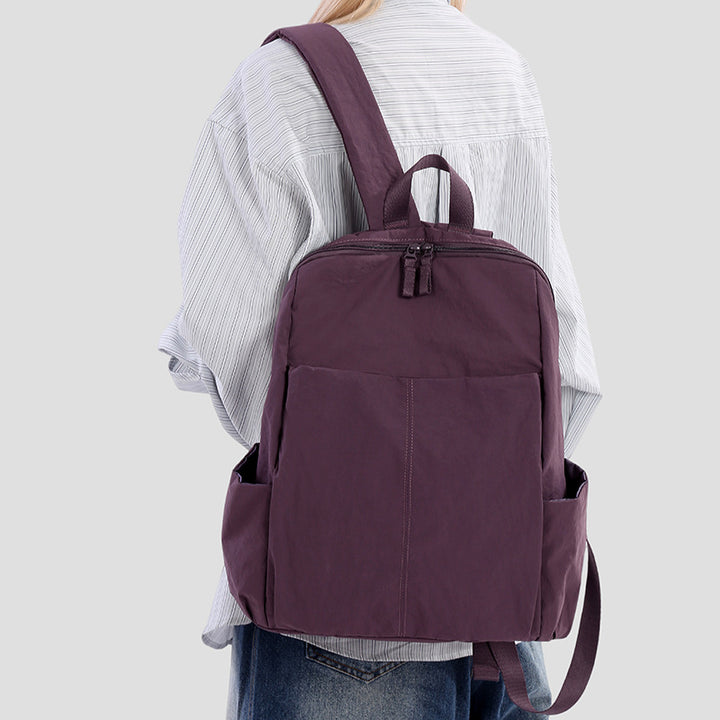Everyday backpack with practical space concept Bowlift
