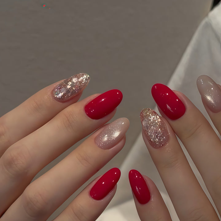 Glamorous artificial nails with sparkling accents Bowlift