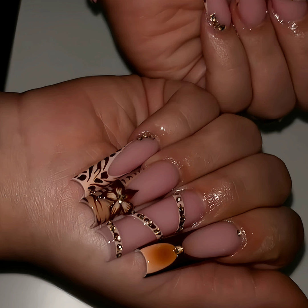 Decorative Long Press-On Nail Extensions Bowlift