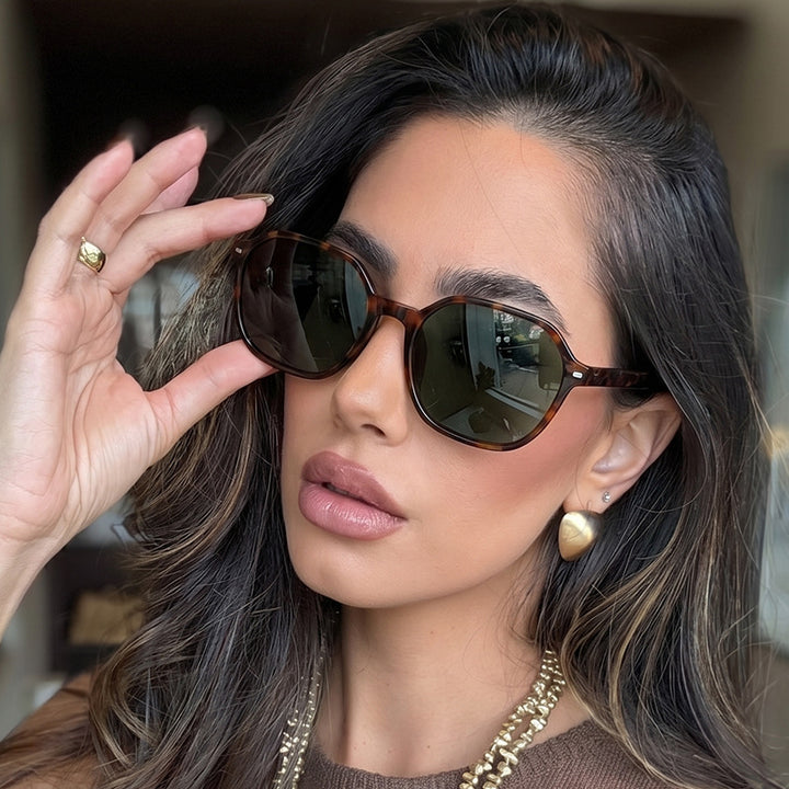 Ladies fashion sunglasses in extravagant tortoiseshell design Bowlift