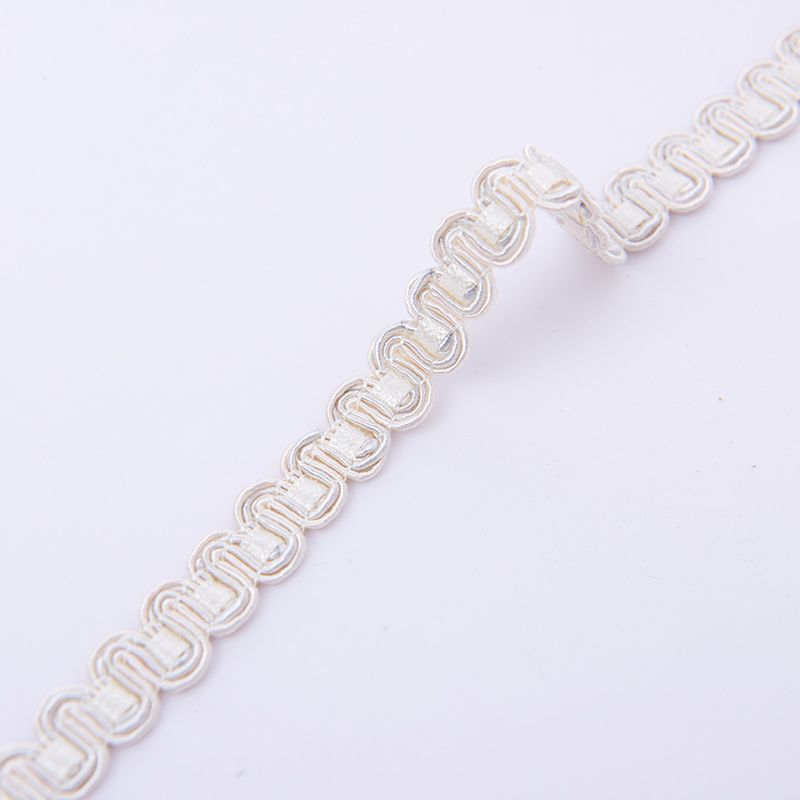 Decorative embroidery Bowlift