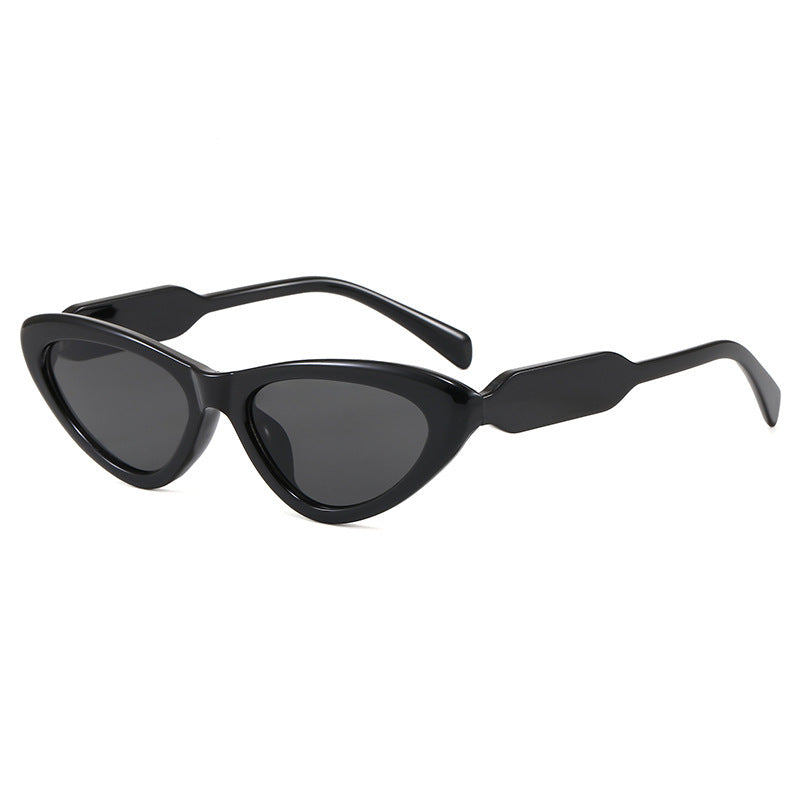 Chic Cat-Eye Sunglasses with Unique Frame Bowlift