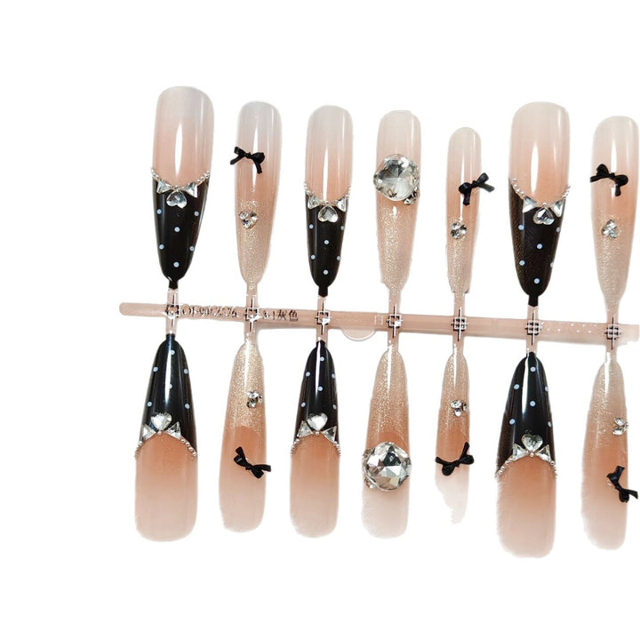 Glamorous Fingernails Bowlift
