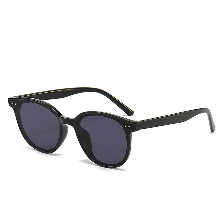 Vintage-Inspired Oval Frame Sunglasses