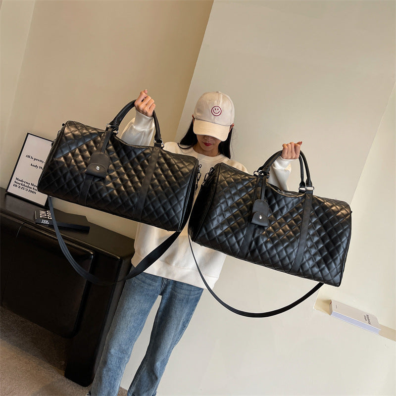 Fashionable travel bag with high-quality stitching and practical carrying options Bowlift
