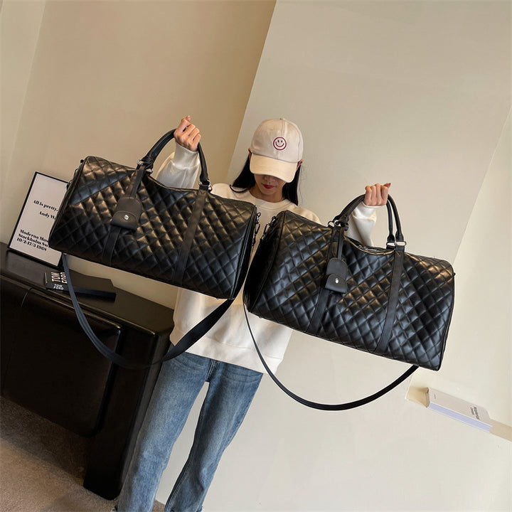 Fashionable travel bag with high-quality stitching and practical carrying options Bowlift