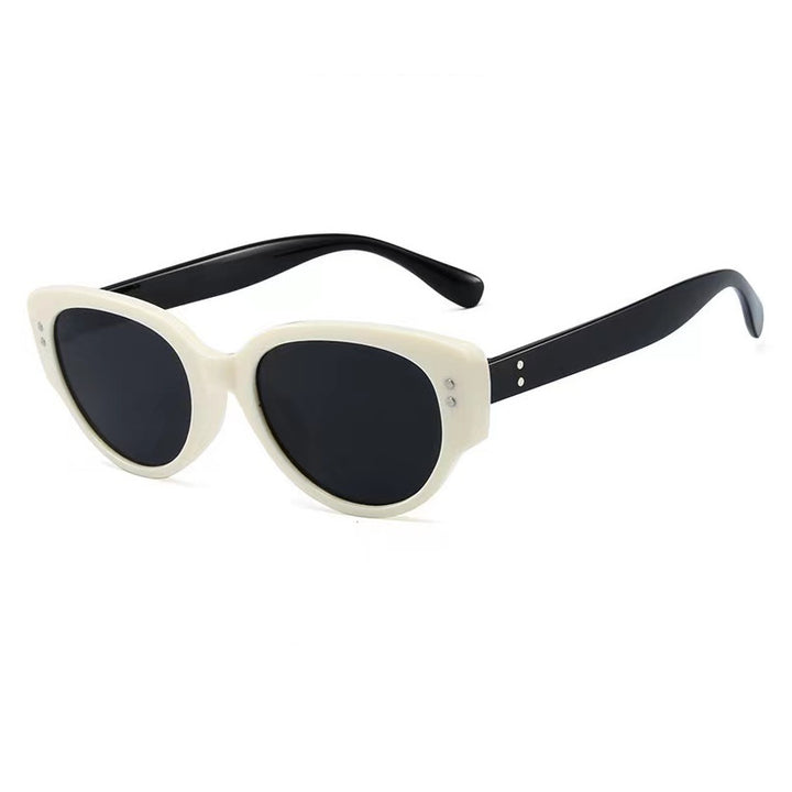 Ladies Fashion Sunglasses in Retro Style Bowlift