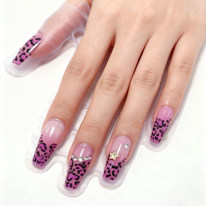 Artificial nails with floral 3D applications Bowlift