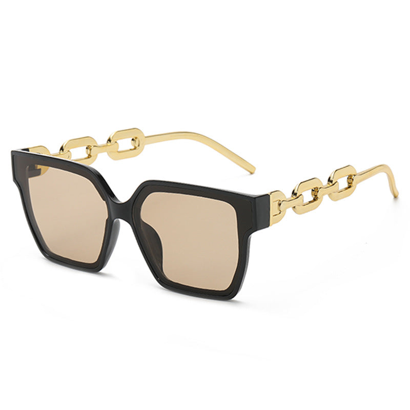 Women Oversized Fashion Sunglasses with Exceptional Chain Design Bowlift