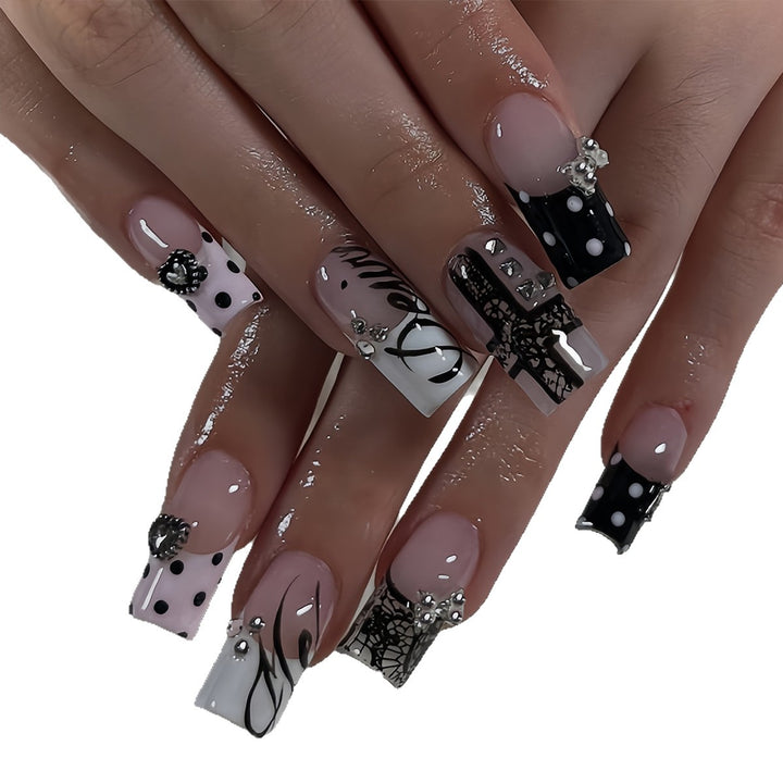 Artificial Nails with Glamorous Accents Bowlift