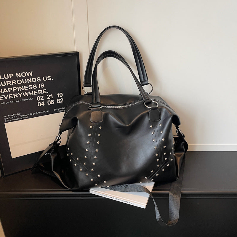 Elegant and Spacious Handbag Bowlift