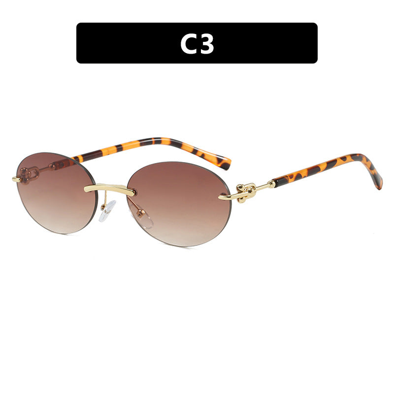 Women oval sunglasses with luxurious metal frame and mirrored lenses Bowlift