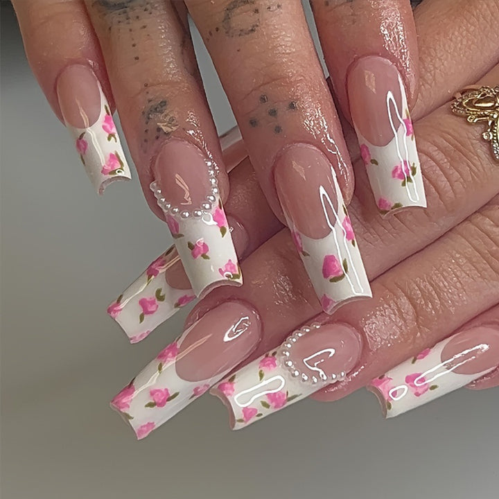 Artificial nail set with floral designs and elegant decorations Bowlift