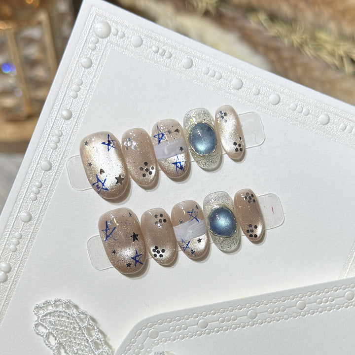 Celestial-Inspired Press-On Nail Set Bowlift