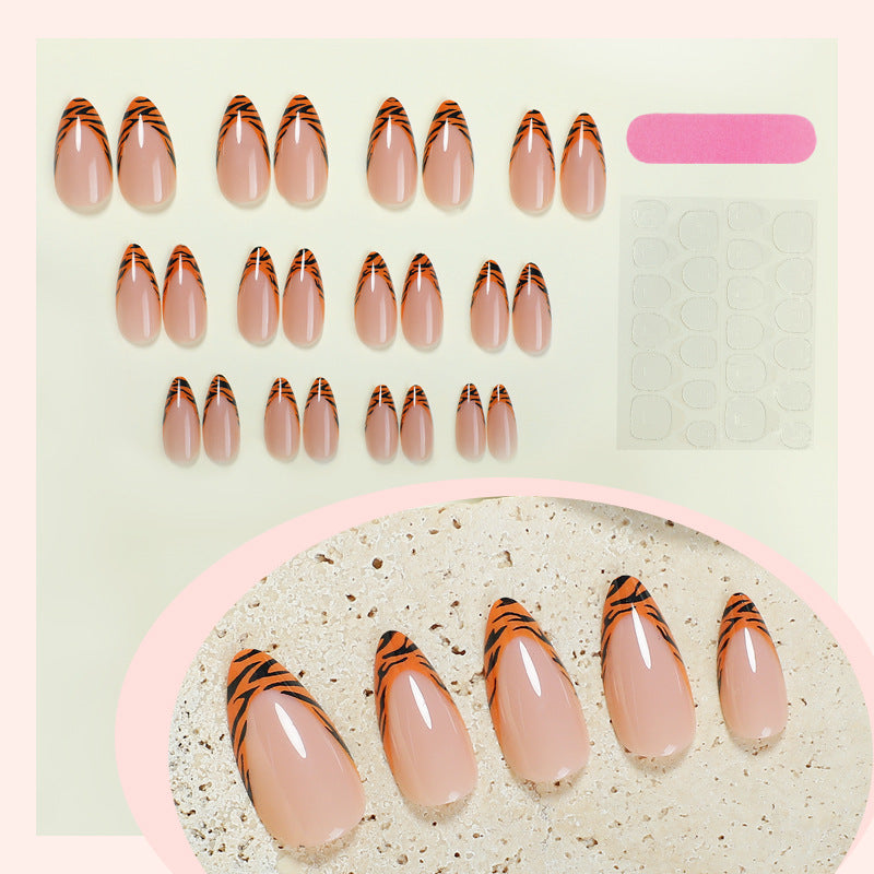Decorative Stiletto Press-On Nail Set Bowlift