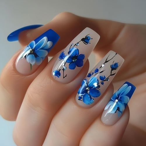 Artificial nails with floral accents Bowlift