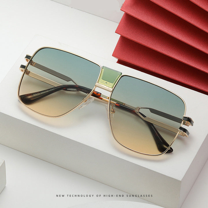 Women modern square sunglasses with elegant metal frame Bowlift