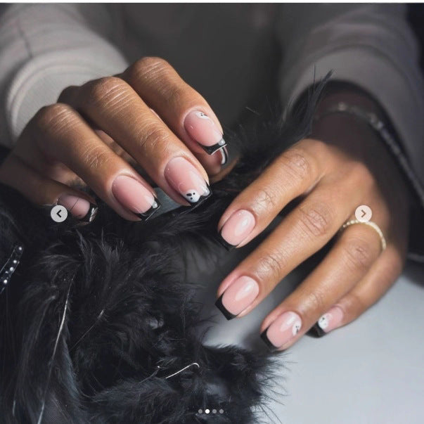 Artistic Ghost-Themed Press-On Nail Set Bowlift