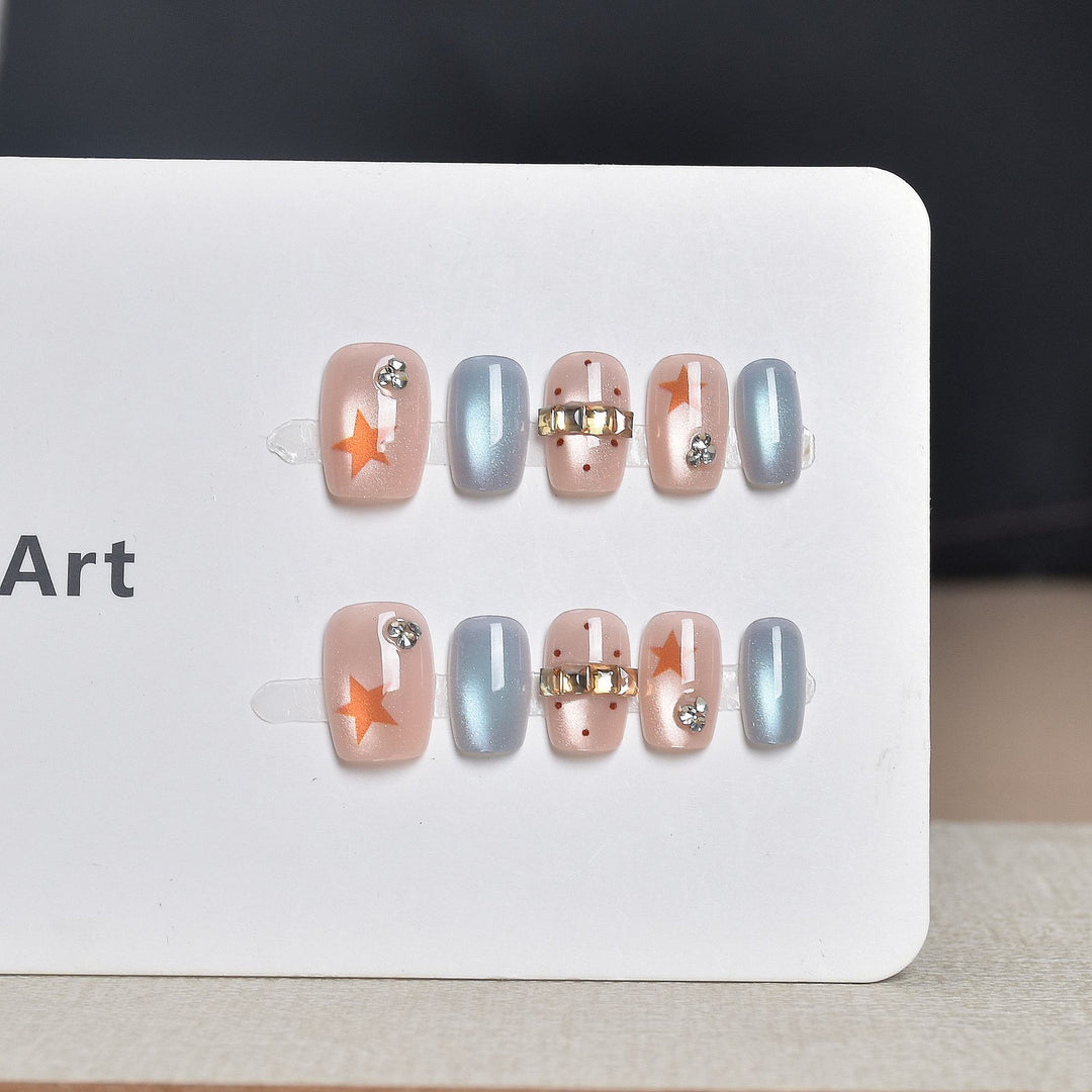 Decorative Press-On Nail Art Set with Rhinestone Accents Bowlift