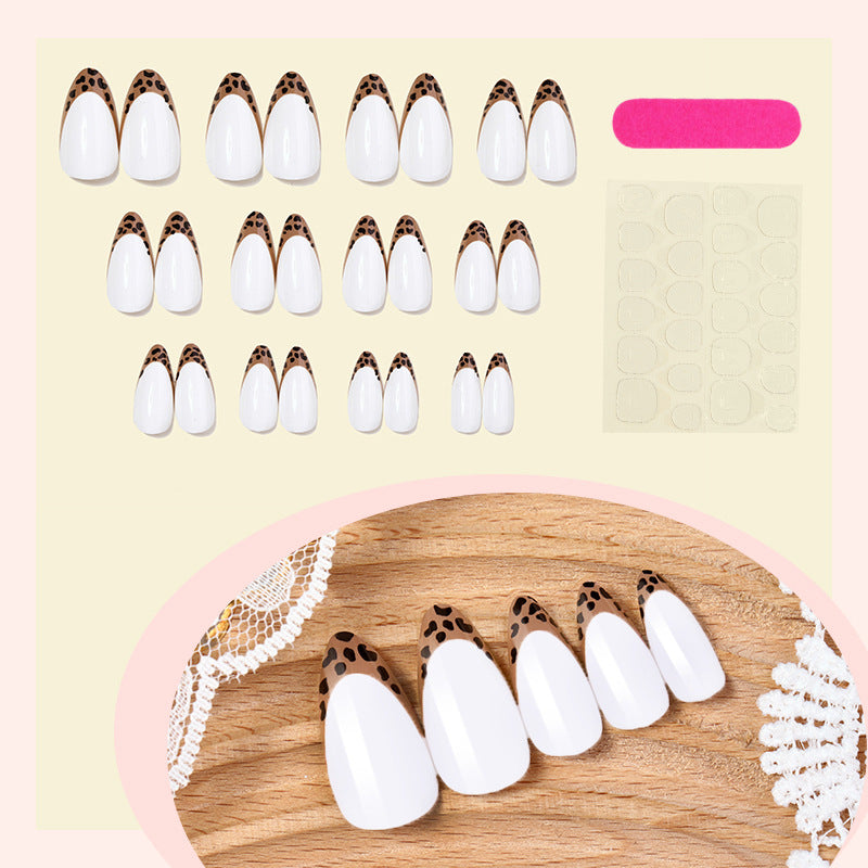 Decorative Press-On Nail Set with Elegant Leopard Accents Bowlift