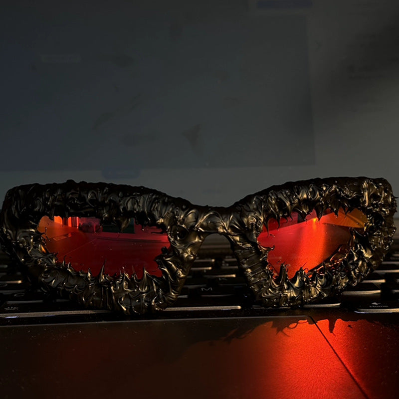 Women futuristic sunglasses with structured frame Bowlift