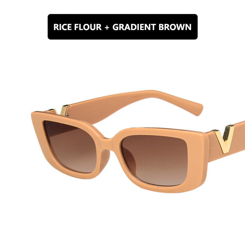 Ladies elegantly cut sunglasses in modern design Bowlift