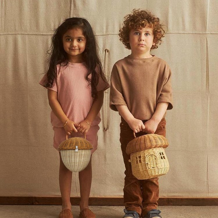 Playful storage basket in acorn design Bowlift