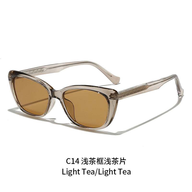 Ladies elegant sunglasses in modern cat-eye style Bowlift