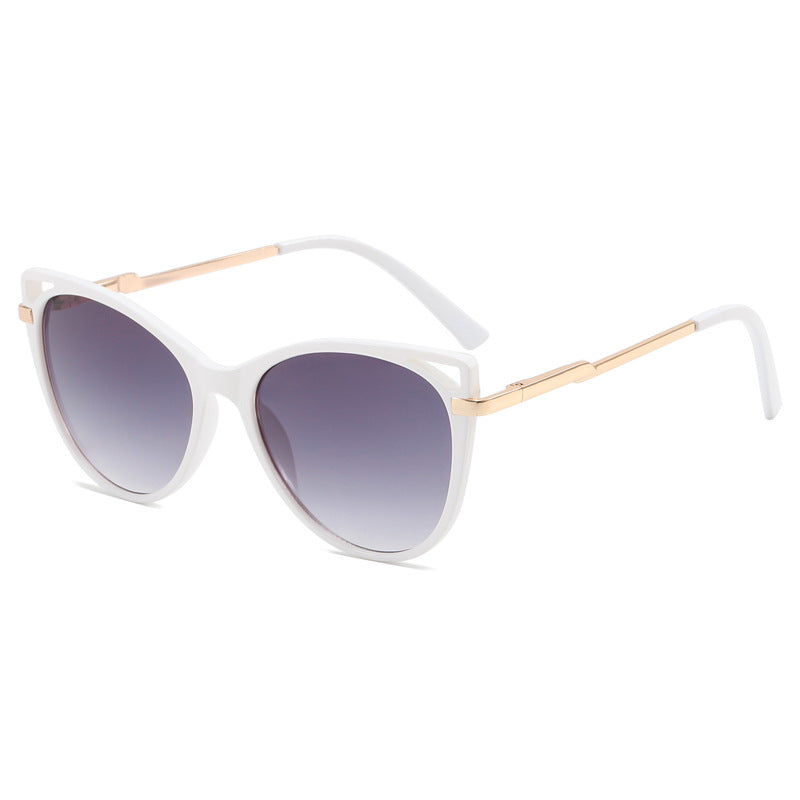 Ladies trendy cat-eye sunglasses with mirrored lenses Bowlift