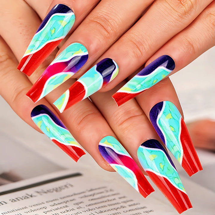Artificial nails in modern marble pattern Bowlift