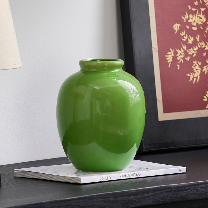 Elegant ceramic vase for stylish living spaces Bowlift