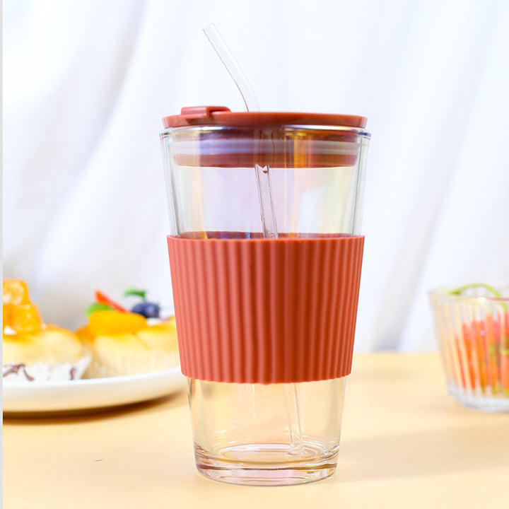 Women's multifunctional drinking cups with integrated silicone cover and hygienic lid Bowlift