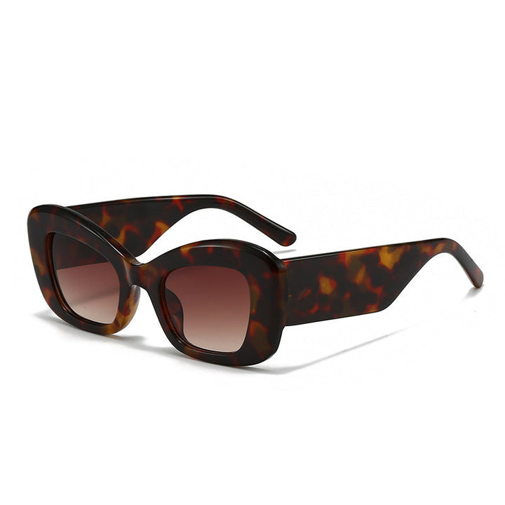 Ladies fashionable oversized sunglasses in modern design Bowlift