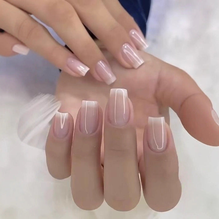 High-quality artificial nails with elegant French tip Bowlift