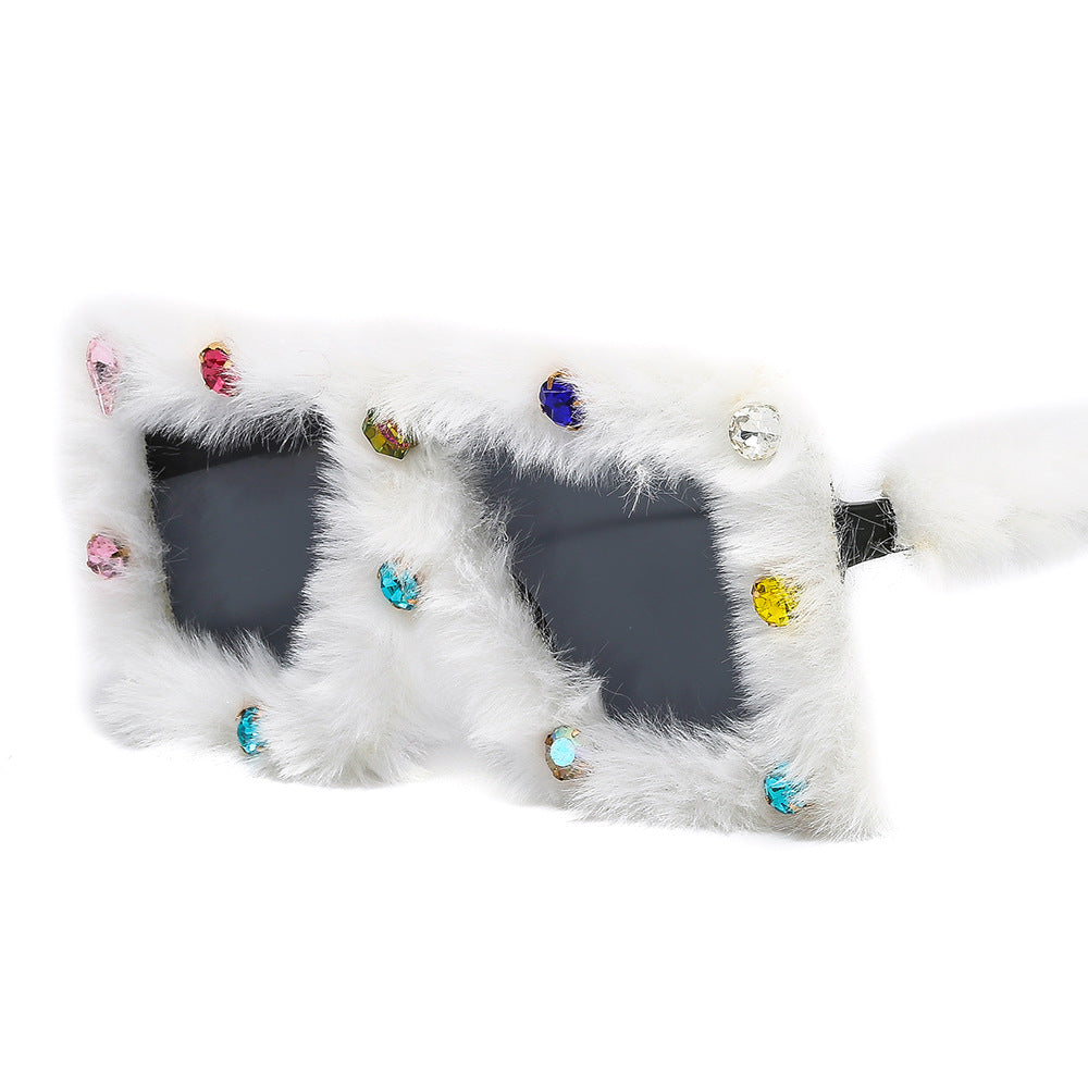 Ladies glamorous and luxurious sunglasses with fur-trimmed frame Bowlift