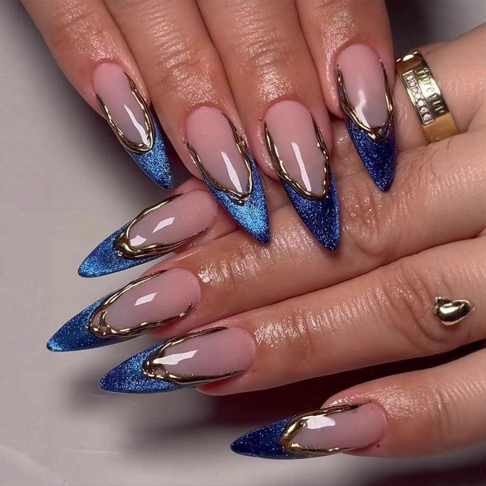 Artificial nails with polka dots Bowlift
