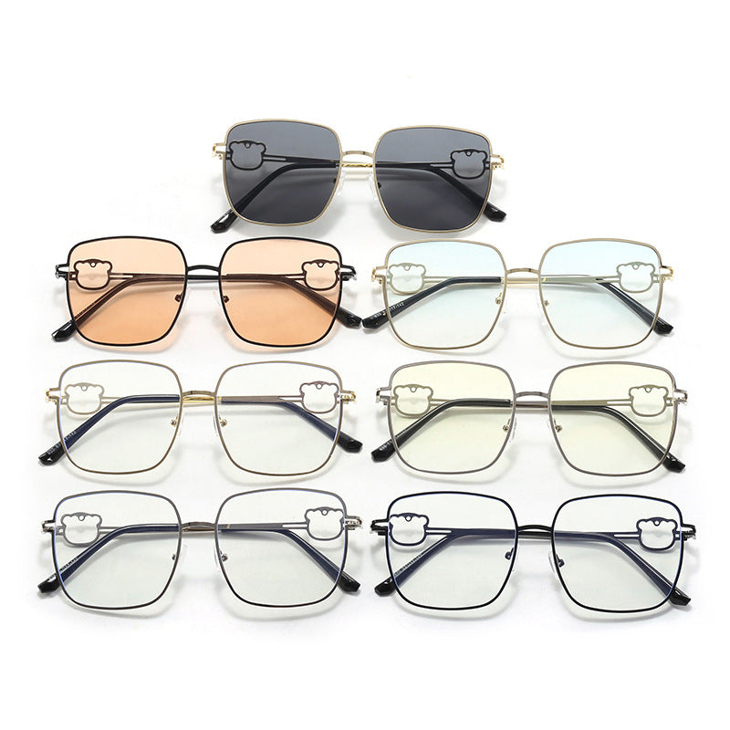 Women’s fashionable square glasses with unique accents Bowlift