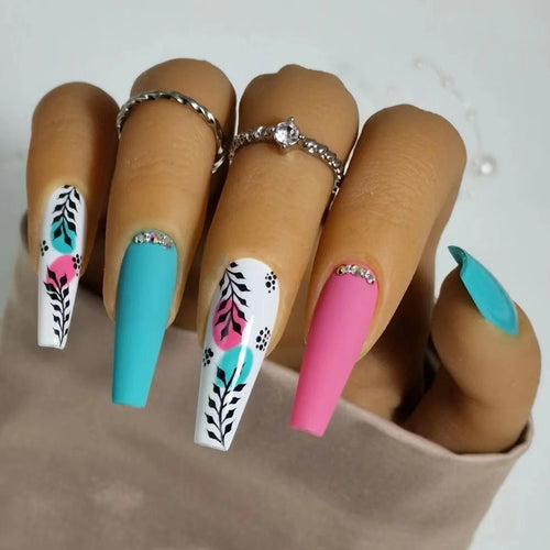Artificial nails with floral design and creative accents Bowlift
