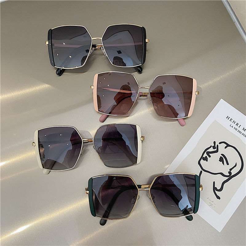 Women's oversized sunglasses with glamorous frame Bowlift