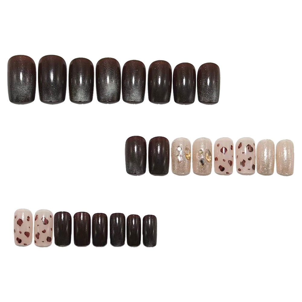 Artificial nails with elegant glitter and leopard pattern Bowlift