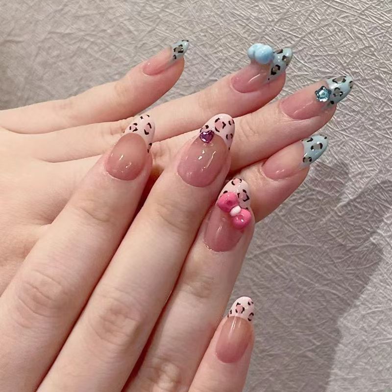 Decorative artificial nails Bowlift