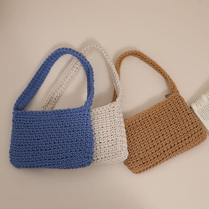 Handmade straw crossbody bag with structured design Bowlift