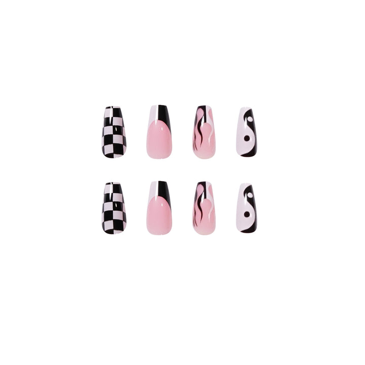 Artificial nail art with modern graphic design Bowlift