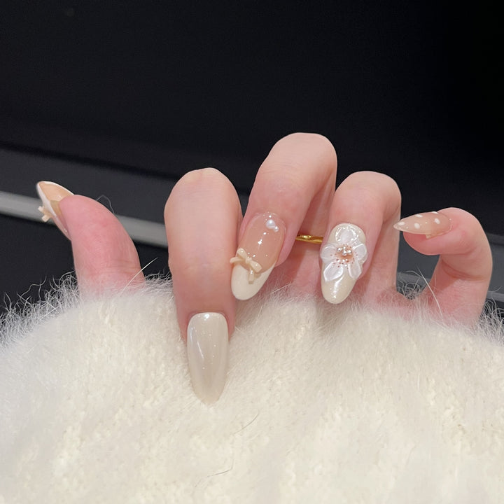 Themed Press-On Nail Art Set with Hello Kitty Designs Bowlift